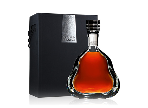 楚雄收购轩尼诗李察XO回收Hennessy洋酒干邑白兰地700ml