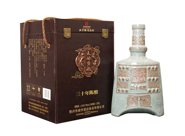 楚雄咸亨酒店太雕黄酒回收太雕三十年陈酿绍兴黄酒1.5kg礼盒装行情价格