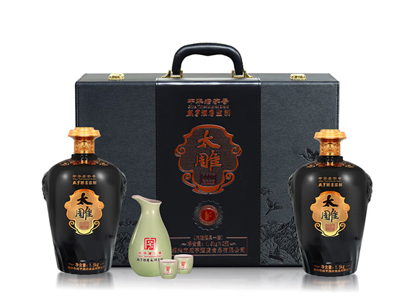楚雄咸亨酒店太雕黄酒回收太雕2007原酿礼盒1.5kg*2糯米酒半甜绍兴黄酒行情价格