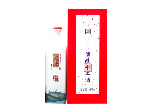 楚雄抱龙山牌大禹黄酒回收大禹二十年陈酿手工冬酿20年传统手工酒行情价格